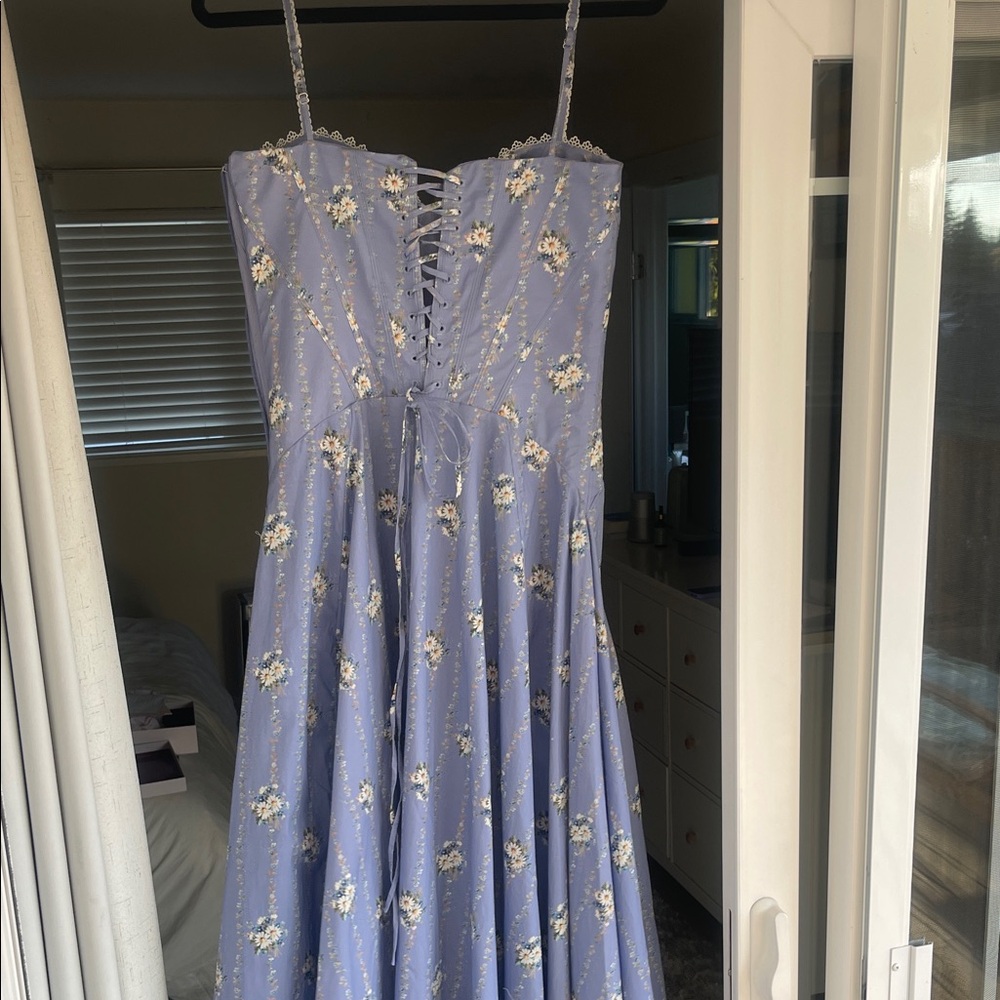 House of CB Elegant Blue Floral Midi Dress - Picture 3 of 8